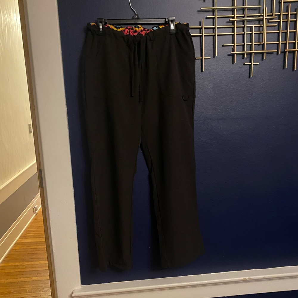 Women’s divine scrub pants L